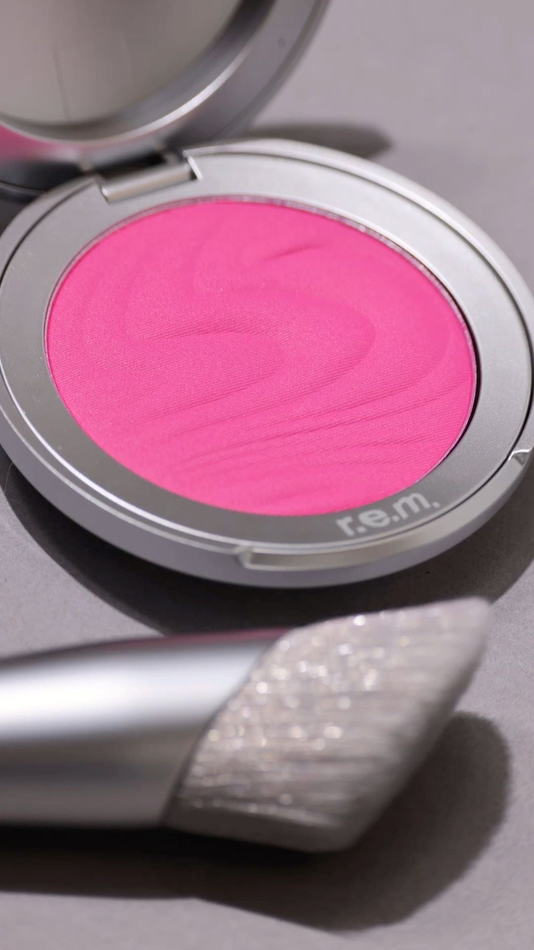 HYPERNOVA SATIN MATTE BLUSH rem beauty